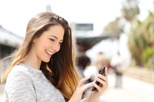 Onde fazer convite online grátis para Whatsapp?